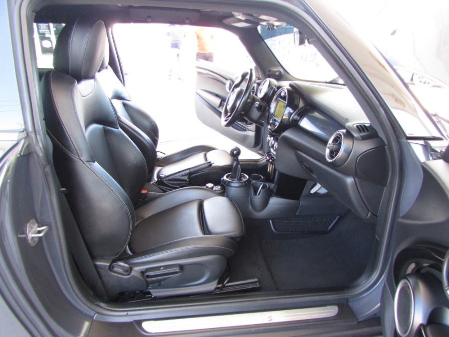 Used MINI Cooper Hardtop 2dr HB S 2015 | VIP Auto Enterprise, Inc. Orlando, Florida Used MINI Cooper Hardtop 2dr HB S 2015 | VIP Auto Enterprise, Inc. Orlando, Florida