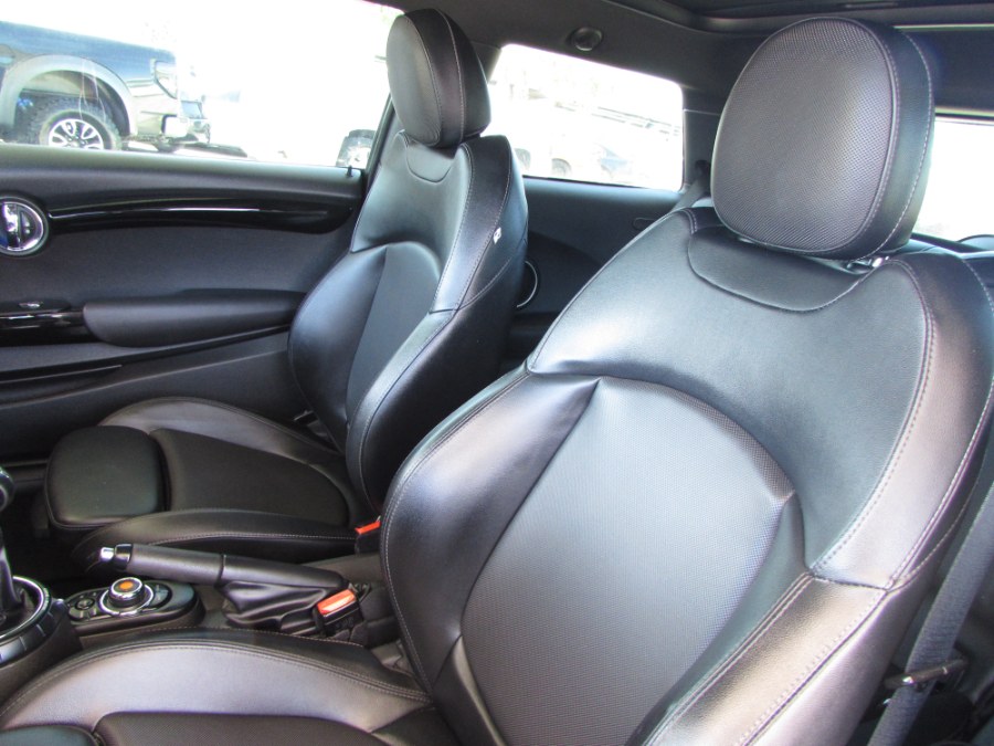 Used MINI Cooper Hardtop 2dr HB S 2015 | VIP Auto Enterprise, Inc. Orlando, Florida Used MINI Cooper Hardtop 2dr HB S 2015 | VIP Auto Enterprise, Inc. Orlando, Florida