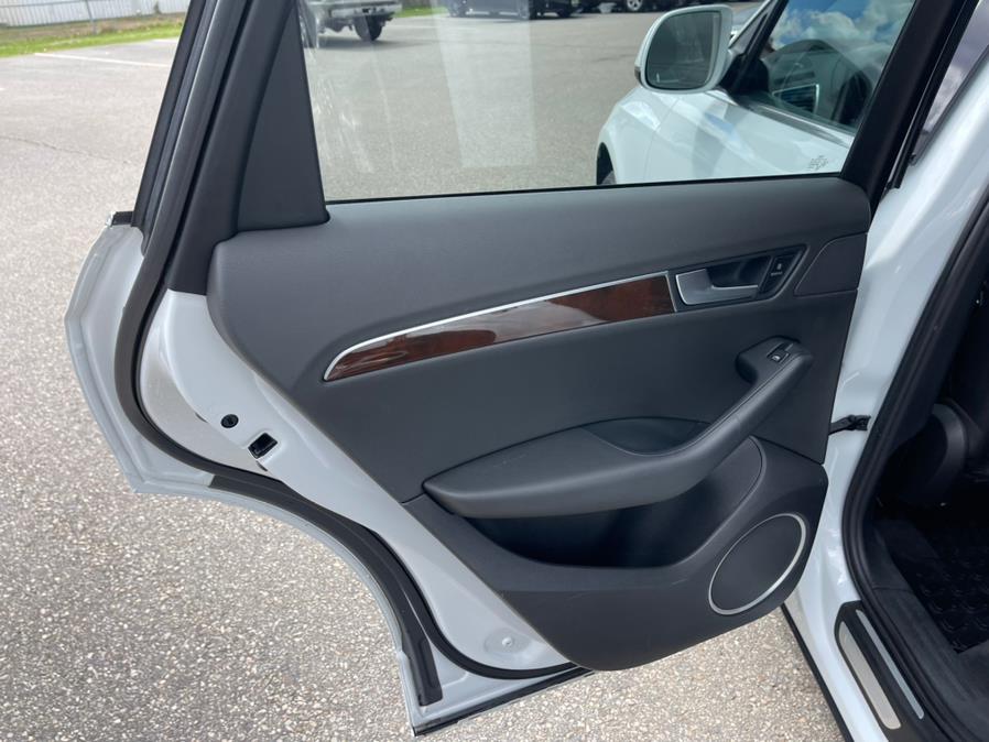 2012 Audi Q5 quattro 4dr 2.0T Premium Plus, available for sale in South Windsor, Connecticut | Mike And Tony Auto Sales, Inc. South Windsor, Connecticut 2012 Audi Q5 quattro 4dr 2.0T Premium Plus, available for sale in South Windsor, Connecticut | Mike And Tony Auto Sales, Inc. South Windsor, Connecticut