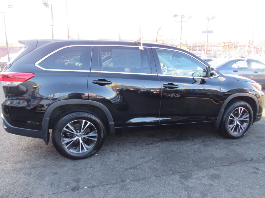 Used Toyota Highlander LE Plus V6 AWD (Natl) 2018 | NJ Used Cars Center. Irvington, New Jersey Used Toyota Highlander LE Plus V6 AWD (Natl) 2018 | NJ Used Cars Center. Irvington, New Jersey