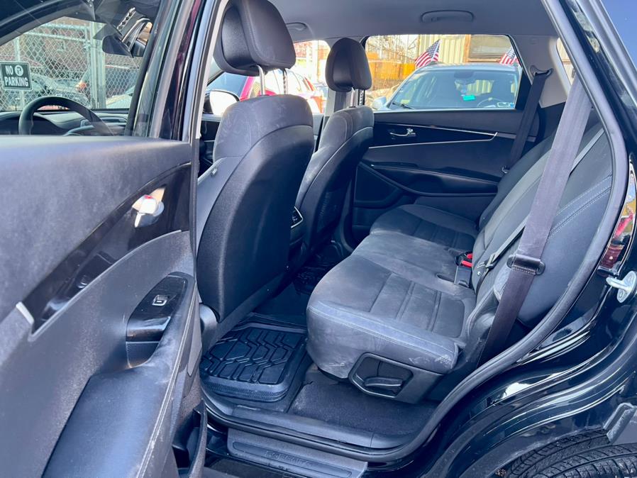 Used Kia Sorento FWD 4dr 2.4L LX 2016 | Advanced Auto Mall. Bronx, New York Used Kia Sorento FWD 4dr 2.4L LX 2016 | Advanced Auto Mall. Bronx, New York