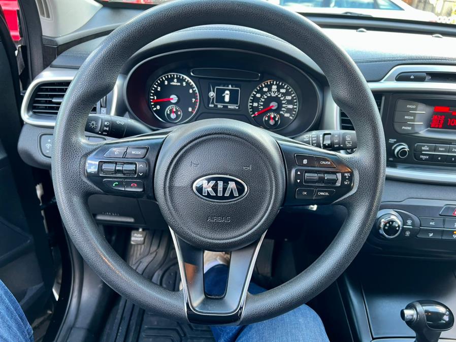 Used Kia Sorento FWD 4dr 2.4L LX 2016 | Advanced Auto Mall. Bronx, New York Used Kia Sorento FWD 4dr 2.4L LX 2016 | Advanced Auto Mall. Bronx, New York