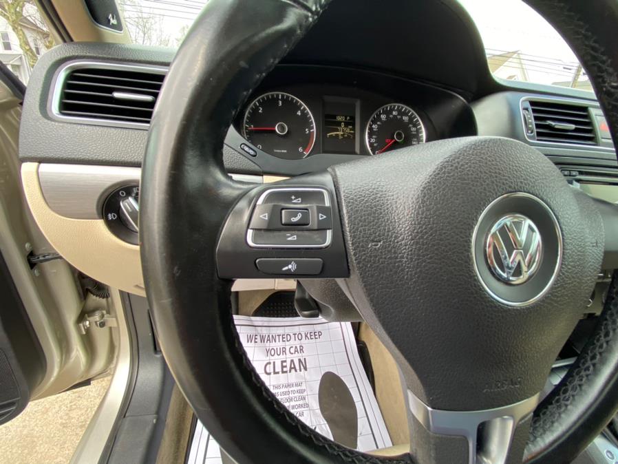 Used Volkswagen Jetta Sedan 4dr DSG TDI w/Premium 2013 | House of Cars CT. Meriden, Connecticut