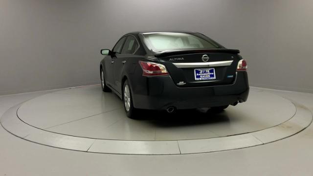 Used Nissan Altima 4dr Sdn I4 2.5 S 2014 | J&M Automotive Sls&Svc LLC. Naugatuck, Connecticut Used Nissan Altima 4dr Sdn I4 2.5 S 2014 | J&M Automotive Sls&Svc LLC. Naugatuck, Connecticut