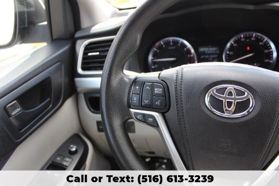 2015 Toyota Highlander AWD 4dr V6 LE, available for sale in Great Neck, New York | Great Neck Car Buyers & Sellers. Great Neck, New York 2015 Toyota Highlander AWD 4dr V6 LE, available for sale in Great Neck, New York | Great Neck Car Buyers & Sellers. Great Neck, New York