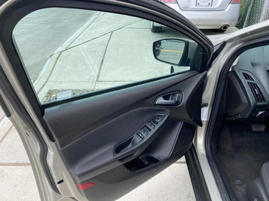 Used Ford Focus 4dr Sdn SE 2016 | Middle Village Motors . Middle Village, New York Used Ford Focus 4dr Sdn SE 2016 | Middle Village Motors . Middle Village, New York