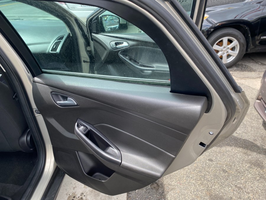 Used Ford Focus 4dr Sdn SE 2016 | Middle Village Motors . Middle Village, New York Used Ford Focus 4dr Sdn SE 2016 | Middle Village Motors . Middle Village, New York
