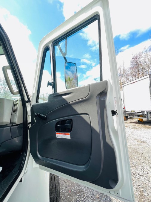 2015 INTERNATIONAL 4300 26 FT DRY BOX + LIFT GATE + CUMMINS ENG + NO CDL, available for sale in South Amboy, New Jersey | NJ Truck Spot. South Amboy, New Jersey 2015 INTERNATIONAL 4300 26 FT DRY BOX + LIFT GATE + CUMMINS ENG + NO CDL, available for sale in South Amboy, New Jersey | NJ Truck Spot. South Amboy, New Jersey