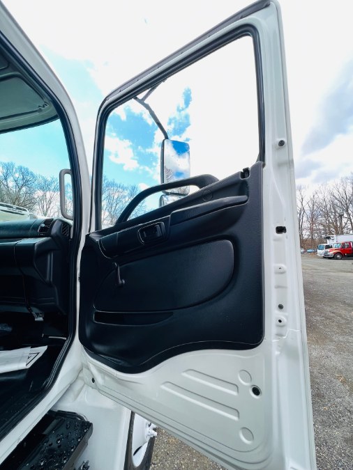 2016 HINO 268 26 FEET DRY BOX + LIFT GATE + NO CDL, available for sale in South Amboy, New Jersey | NJ Truck Spot. South Amboy, New Jersey 2016 HINO 268 26 FEET DRY BOX + LIFT GATE + NO CDL, available for sale in South Amboy, New Jersey | NJ Truck Spot. South Amboy, New Jersey