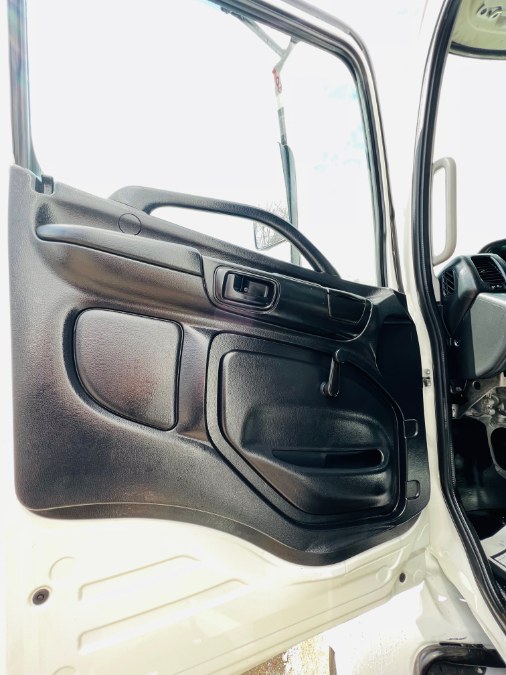 2016 HINO 268 26 FEET DRY BOX + LIFT GATE + NO CDL, available for sale in South Amboy, New Jersey | NJ Truck Spot. South Amboy, New Jersey 2016 HINO 268 26 FEET DRY BOX + LIFT GATE + NO CDL, available for sale in South Amboy, New Jersey | NJ Truck Spot. South Amboy, New Jersey