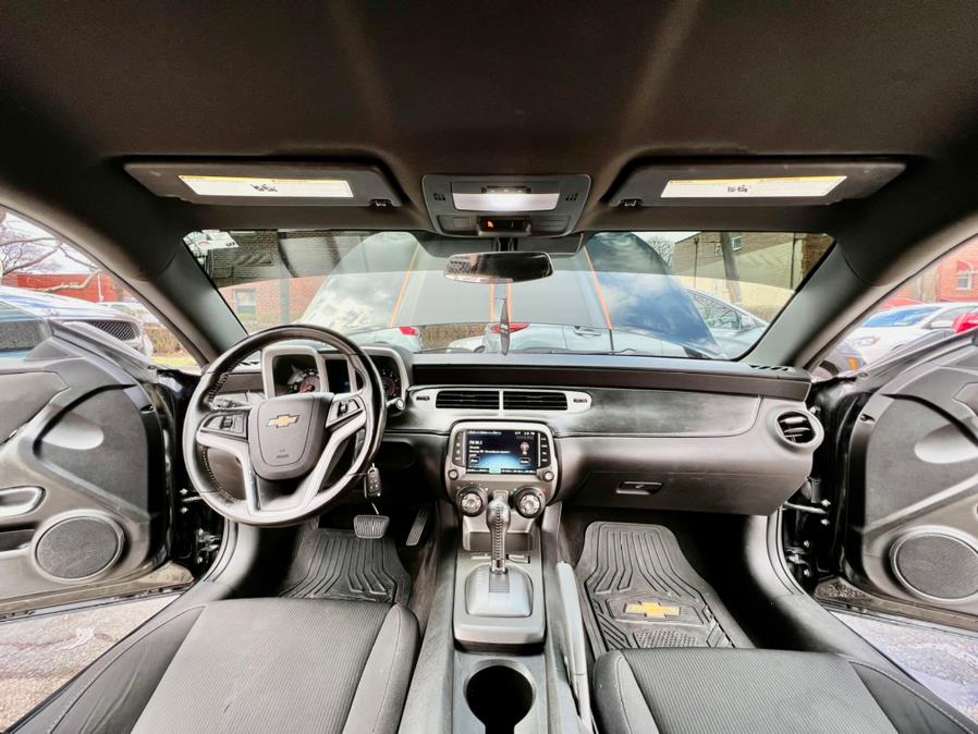 Used Chevrolet Camaro 2dr Cpe LT w/1LT 2015 | Advanced Auto Mall. Bronx, New York Used Chevrolet Camaro 2dr Cpe LT w/1LT 2015 | Advanced Auto Mall. Bronx, New York