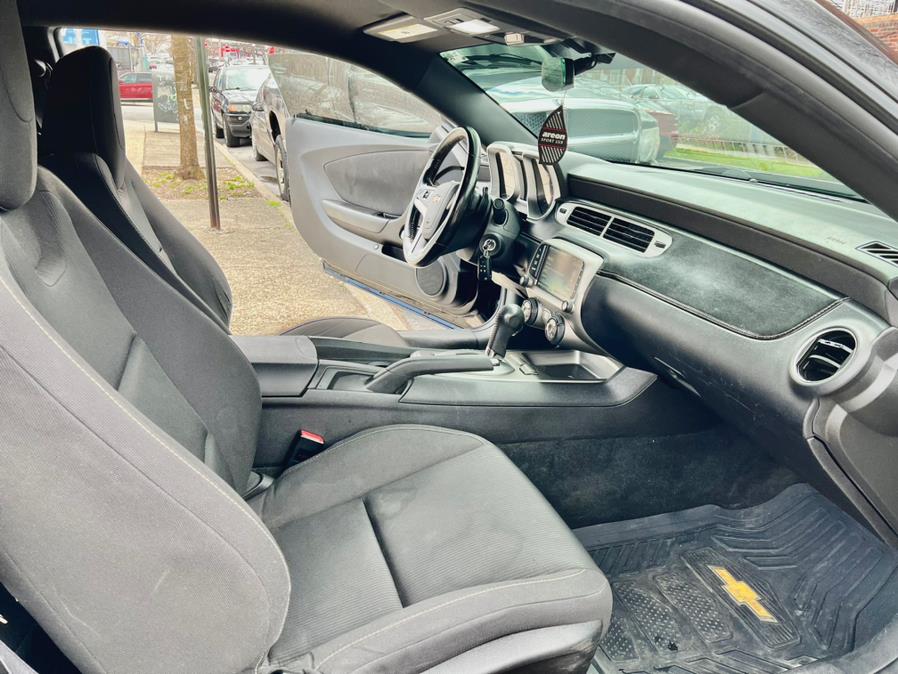 Used Chevrolet Camaro 2dr Cpe LT w/1LT 2015 | Advanced Auto Mall. Bronx, New York Used Chevrolet Camaro 2dr Cpe LT w/1LT 2015 | Advanced Auto Mall. Bronx, New York