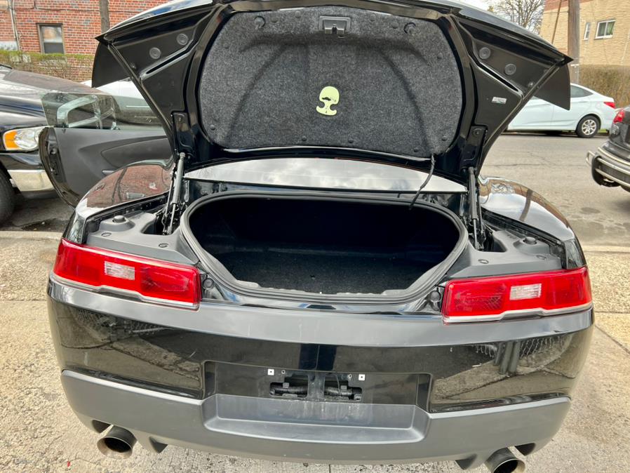 Used Chevrolet Camaro 2dr Cpe LT w/1LT 2015 | Advanced Auto Mall. Bronx, New York Used Chevrolet Camaro 2dr Cpe LT w/1LT 2015 | Advanced Auto Mall. Bronx, New York