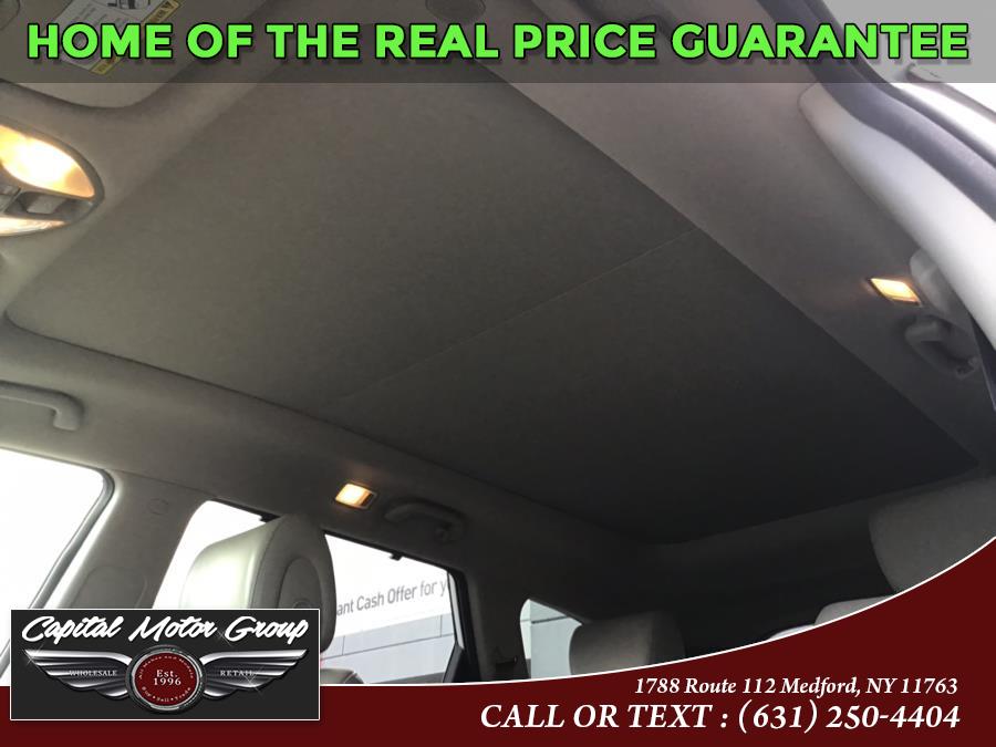 Used Hyundai Santa Fe AWD 4dr Limited 2016 | Capital Motor Group Inc. Medford, New York Used Hyundai Santa Fe AWD 4dr Limited 2016 | Capital Motor Group Inc. Medford, New York