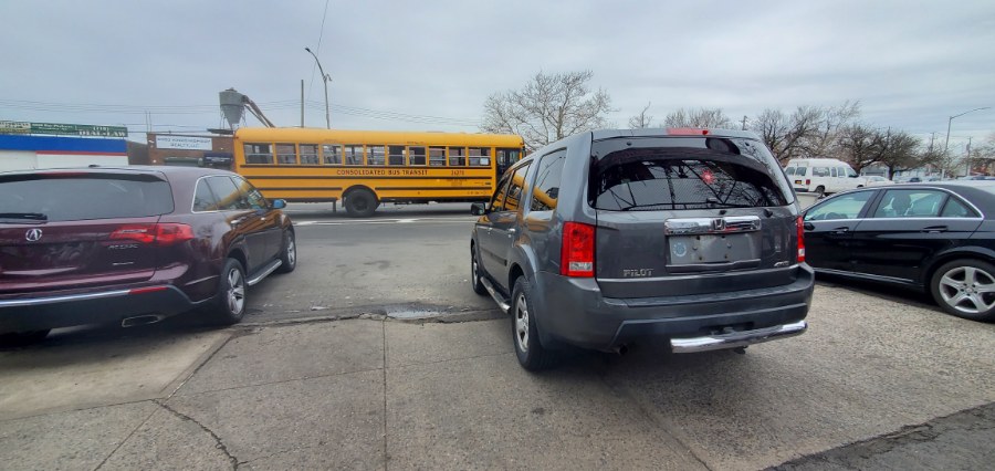 Used Honda Pilot 4WD 4dr LX 2011 | Rubber Bros Auto World. Brooklyn, New York Used Honda Pilot 4WD 4dr LX 2011 | Rubber Bros Auto World. Brooklyn, New York