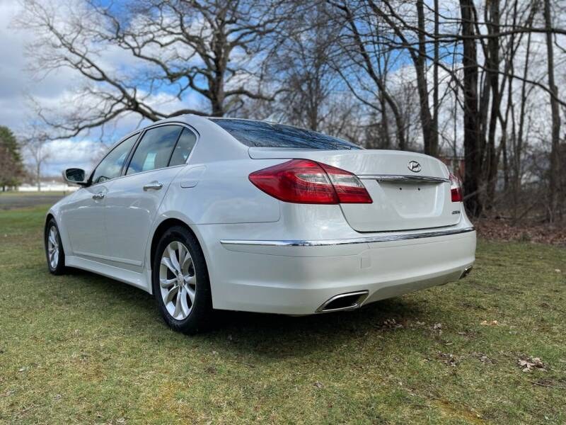 2013 Hyundai Genesis 4dr Sdn V6 3.8L, available for sale in Plainville, Connecticut | Choice Group LLC Choice Motor Car. Plainville, Connecticut
