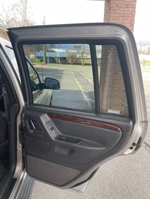 2000 Jeep Grand Cherokee 4dr Limited 4WD, available for sale in New Britain, Connecticut | Supreme Automotive. New Britain, Connecticut 2000 Jeep Grand Cherokee 4dr Limited 4WD, available for sale in New Britain, Connecticut | Supreme Automotive. New Britain, Connecticut
