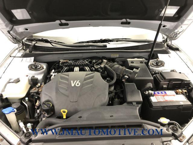 2011 Hyundai Azera 4dr Sdn Limited, available for sale in Naugatuck, Connecticut | J&M Automotive Sls&Svc LLC. Naugatuck, Connecticut 2011 Hyundai Azera 4dr Sdn Limited, available for sale in Naugatuck, Connecticut | J&M Automotive Sls&Svc LLC. Naugatuck, Connecticut