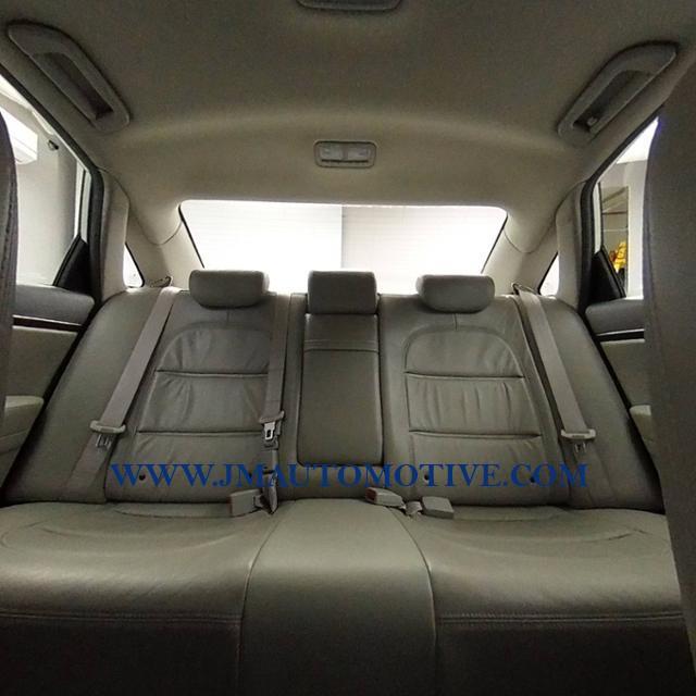2011 Hyundai Azera 4dr Sdn Limited, available for sale in Naugatuck, Connecticut | J&M Automotive Sls&Svc LLC. Naugatuck, Connecticut 2011 Hyundai Azera 4dr Sdn Limited, available for sale in Naugatuck, Connecticut | J&M Automotive Sls&Svc LLC. Naugatuck, Connecticut