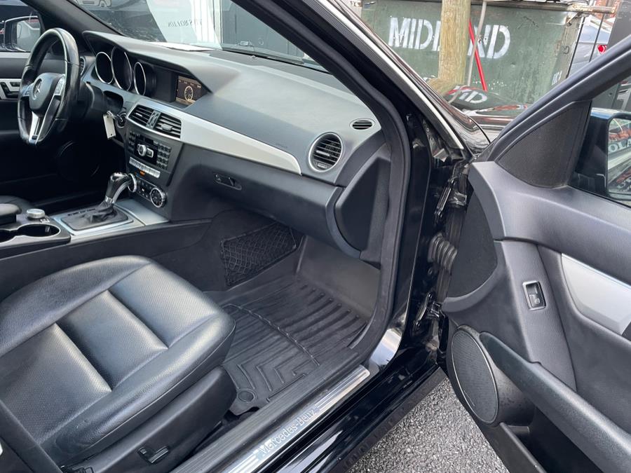 Used Mercedes-Benz C-Class 4dr Sdn C300 Sport 4MATIC 2014 | Sunrise Autoland. Jamaica, New York Used Mercedes-Benz C-Class 4dr Sdn C300 Sport 4MATIC 2014 | Sunrise Autoland. Jamaica, New York
