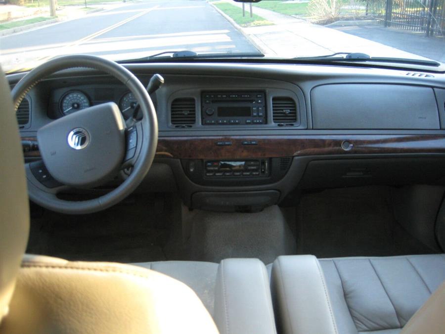 2010 Mercury Grand Marquis LS 4dr Sedan, available for sale in Massapequa, New York | Rite Choice Auto Inc.. Massapequa, New York 2010 Mercury Grand Marquis LS 4dr Sedan, available for sale in Massapequa, New York | Rite Choice Auto Inc.. Massapequa, New York
