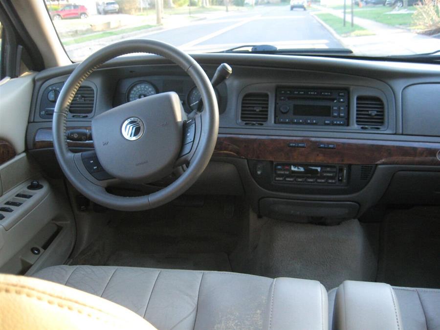 2010 Mercury Grand Marquis LS 4dr Sedan, available for sale in Massapequa, New York | Rite Choice Auto Inc.. Massapequa, New York 2010 Mercury Grand Marquis LS 4dr Sedan, available for sale in Massapequa, New York | Rite Choice Auto Inc.. Massapequa, New York