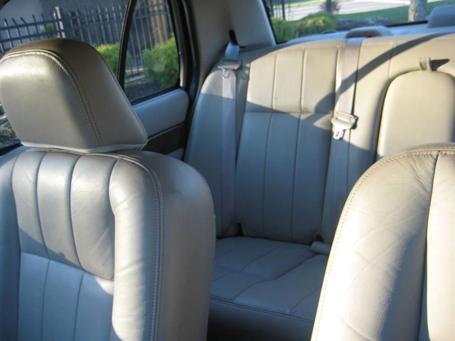 2010 Mercury Grand Marquis LS 4dr Sedan, available for sale in Massapequa, New York | Rite Choice Auto Inc.. Massapequa, New York 2010 Mercury Grand Marquis LS 4dr Sedan, available for sale in Massapequa, New York | Rite Choice Auto Inc.. Massapequa, New York