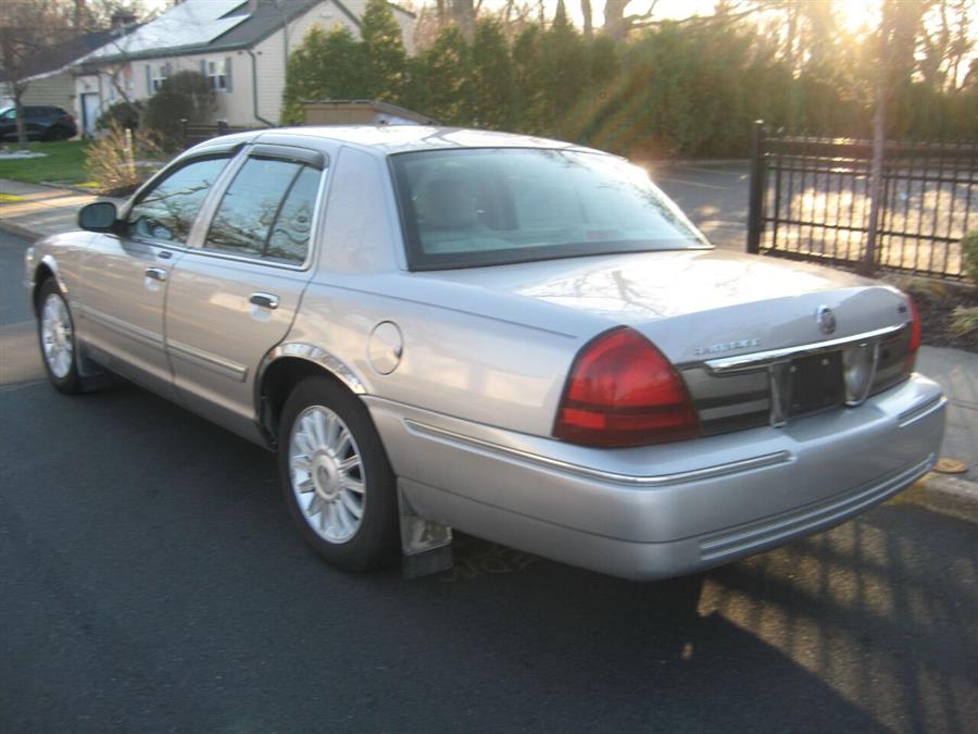 2010 Mercury Grand Marquis LS 4dr Sedan, available for sale in Massapequa, New York | Rite Choice Auto Inc.. Massapequa, New York 2010 Mercury Grand Marquis LS 4dr Sedan, available for sale in Massapequa, New York | Rite Choice Auto Inc.. Massapequa, New York