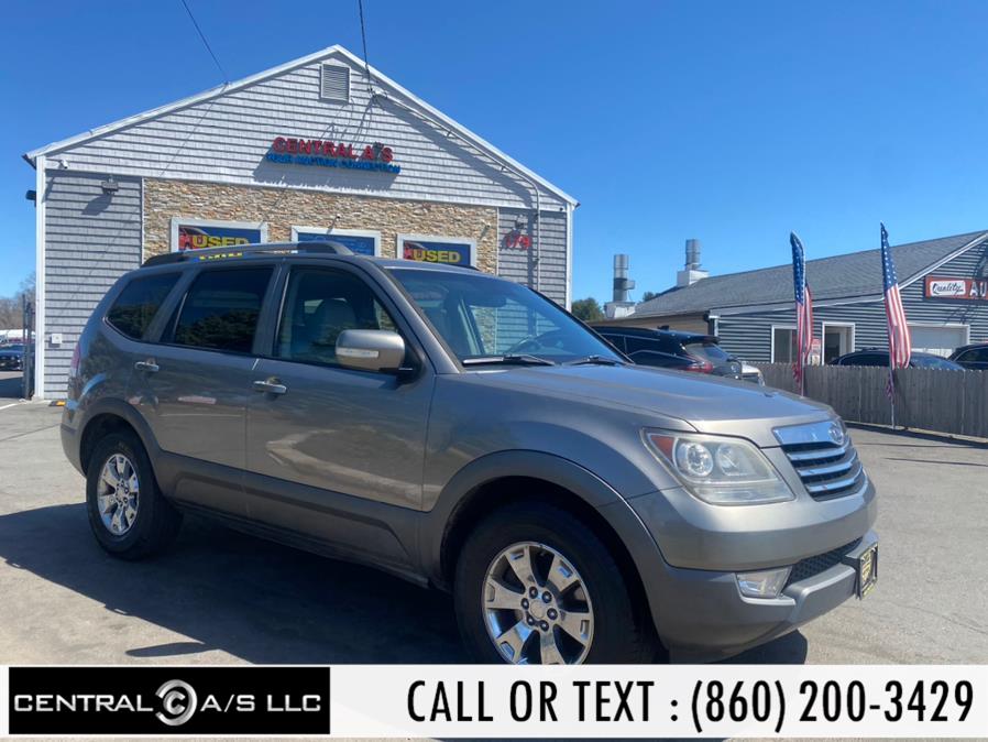 2009 Kia Borrego 4WD 4dr V6 EX, available for sale in East Windsor, Connecticut | Central A/S LLC. East Windsor, Connecticut