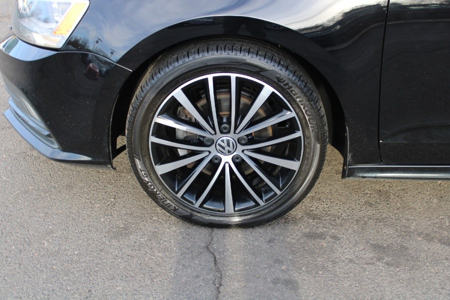 2015 Volkswagen Jetta Sedan 4dr Auto 1.8T SE w/Connectivity PZEV, available for sale in Plantsville, Connecticut | Auto House of Luxury. Plantsville, Connecticut 2015 Volkswagen Jetta Sedan 4dr Auto 1.8T SE w/Connectivity PZEV, available for sale in Plantsville, Connecticut | Auto House of Luxury. Plantsville, Connecticut