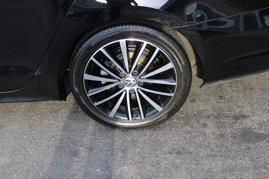 2015 Volkswagen Jetta Sedan 4dr Auto 1.8T SE w/Connectivity PZEV, available for sale in Plantsville, Connecticut | Auto House of Luxury. Plantsville, Connecticut 2015 Volkswagen Jetta Sedan 4dr Auto 1.8T SE w/Connectivity PZEV, available for sale in Plantsville, Connecticut | Auto House of Luxury. Plantsville, Connecticut