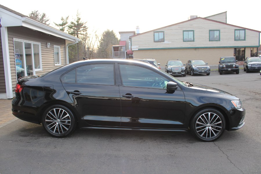 2015 Volkswagen Jetta Sedan 4dr Auto 1.8T SE w/Connectivity PZEV, available for sale in Plantsville, Connecticut | Auto House of Luxury. Plantsville, Connecticut 2015 Volkswagen Jetta Sedan 4dr Auto 1.8T SE w/Connectivity PZEV, available for sale in Plantsville, Connecticut | Auto House of Luxury. Plantsville, Connecticut