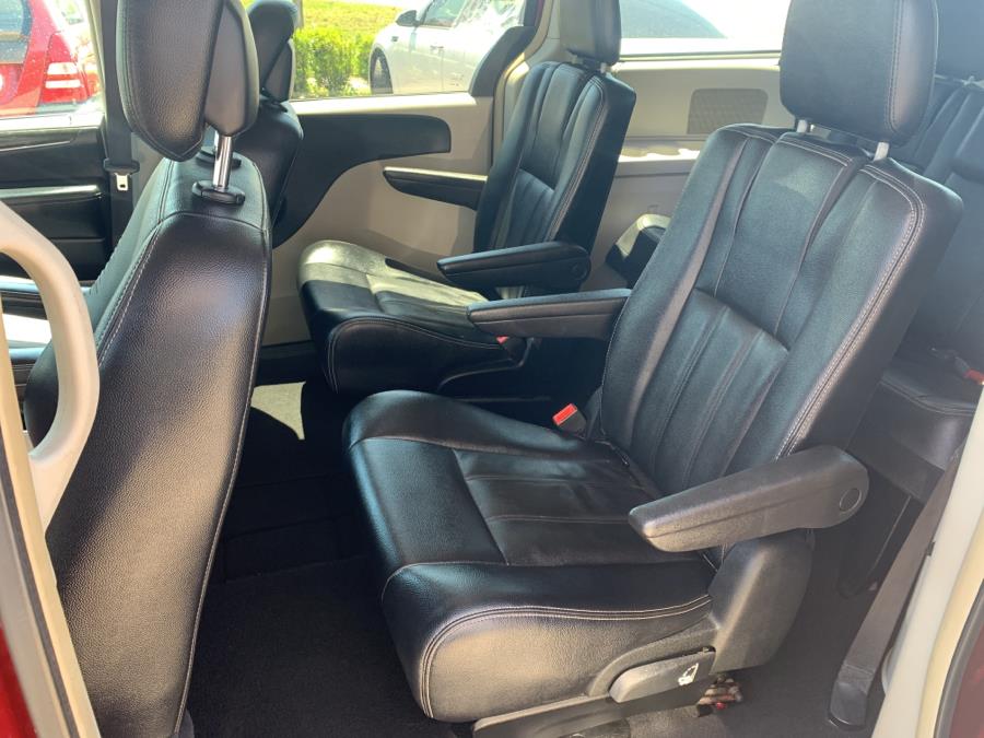Used Chrysler Town & Country 4dr Wgn Touring 2016 | Central florida Auto Trader. Kissimmee, Florida Used Chrysler Town & Country 4dr Wgn Touring 2016 | Central florida Auto Trader. Kissimmee, Florida