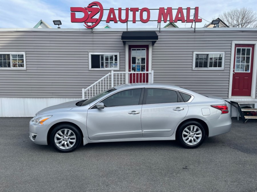 Used Nissan Altima 4dr Sdn I4 2.5 S 2015 | DZ Automall. Paterson, New Jersey