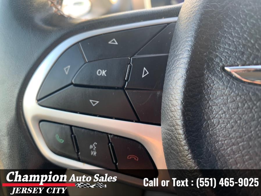 Used Chrysler Pacifica Touring L FWD 2019 | Champion Auto Sales. Jersey City, New Jersey