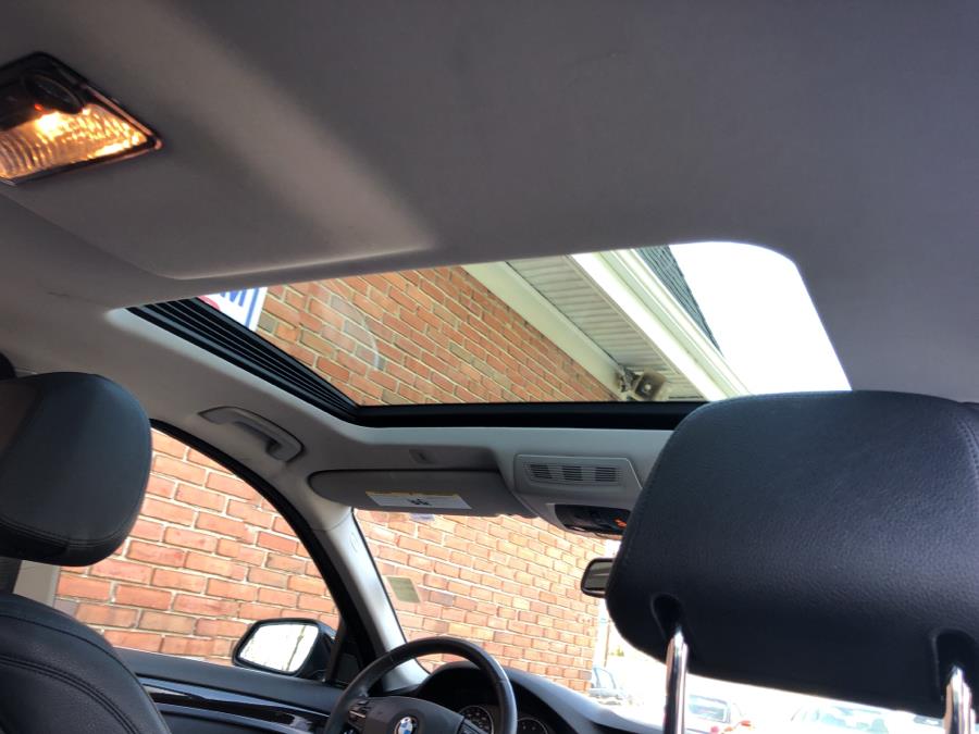 2014 BMW 5 Series 4dr Sdn 528i xDrive AWD, available for sale in Waterbury, Connecticut | National Auto Brokers, Inc.. Waterbury, Connecticut 2014 BMW 5 Series 4dr Sdn 528i xDrive AWD, available for sale in Waterbury, Connecticut | National Auto Brokers, Inc.. Waterbury, Connecticut
