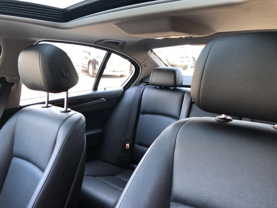 2014 BMW 5 Series 4dr Sdn 528i xDrive AWD, available for sale in Waterbury, Connecticut | National Auto Brokers, Inc.. Waterbury, Connecticut 2014 BMW 5 Series 4dr Sdn 528i xDrive AWD, available for sale in Waterbury, Connecticut | National Auto Brokers, Inc.. Waterbury, Connecticut
