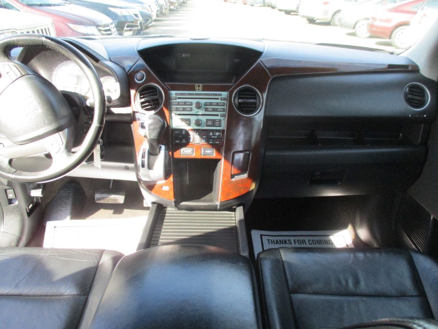 2009 Honda Pilot 4WD 4dr EX-L w/RES, available for sale in Meriden, Connecticut | Cos Central Auto. Meriden, Connecticut 2009 Honda Pilot 4WD 4dr EX-L w/RES, available for sale in Meriden, Connecticut | Cos Central Auto. Meriden, Connecticut