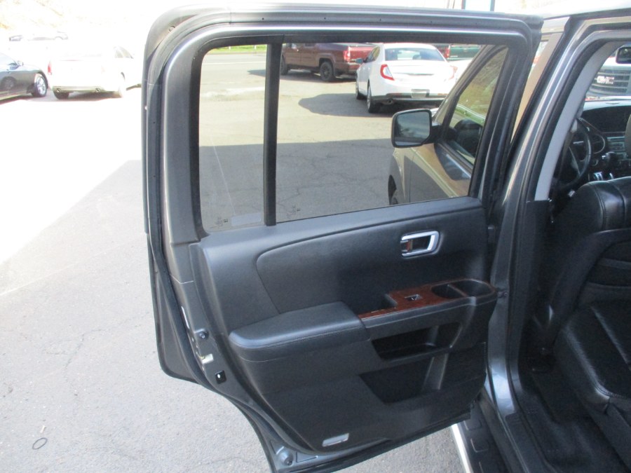 2009 Honda Pilot 4WD 4dr EX-L w/RES, available for sale in Meriden, Connecticut | Cos Central Auto. Meriden, Connecticut 2009 Honda Pilot 4WD 4dr EX-L w/RES, available for sale in Meriden, Connecticut | Cos Central Auto. Meriden, Connecticut