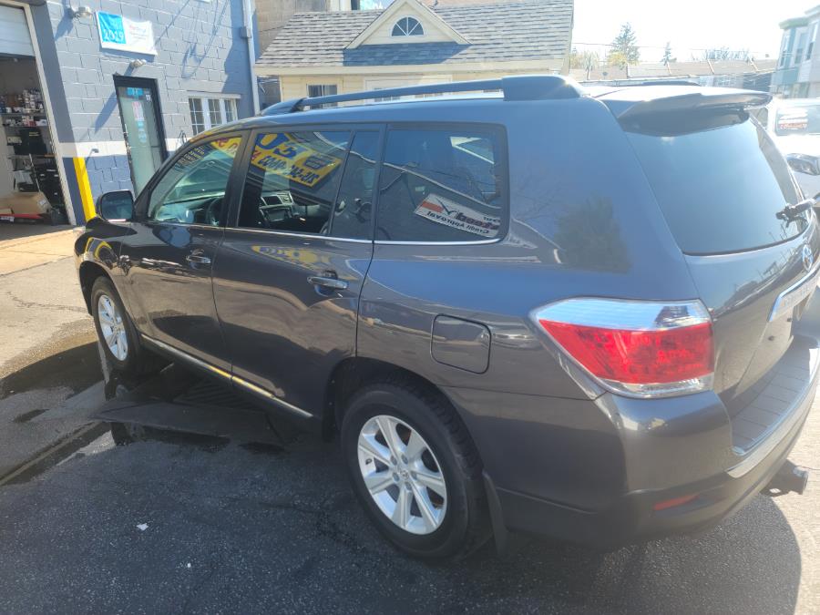 Used Toyota Highlander 4WD 4dr V6 SE (Natl) 2013 | Eugen's Auto Sales & Repairs. Philadelphia, Pennsylvania Used Toyota Highlander 4WD 4dr V6 SE (Natl) 2013 | Eugen's Auto Sales & Repairs. Philadelphia, Pennsylvania