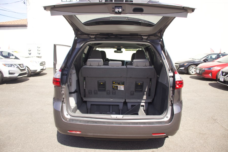 Used Toyota Sienna LE FWD 8-Passenger (Natl) 2020 | Route 27 Auto Mall. Linden, New Jersey Used Toyota Sienna LE FWD 8-Passenger (Natl) 2020 | Route 27 Auto Mall. Linden, New Jersey