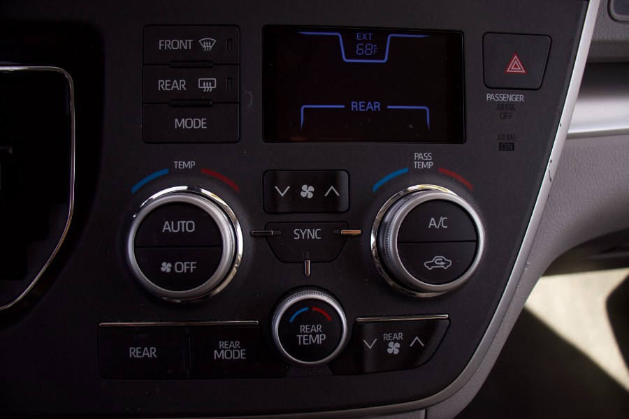 Used Toyota Sienna LE FWD 8-Passenger (Natl) 2020 | Route 27 Auto Mall. Linden, New Jersey Used Toyota Sienna LE FWD 8-Passenger (Natl) 2020 | Route 27 Auto Mall. Linden, New Jersey