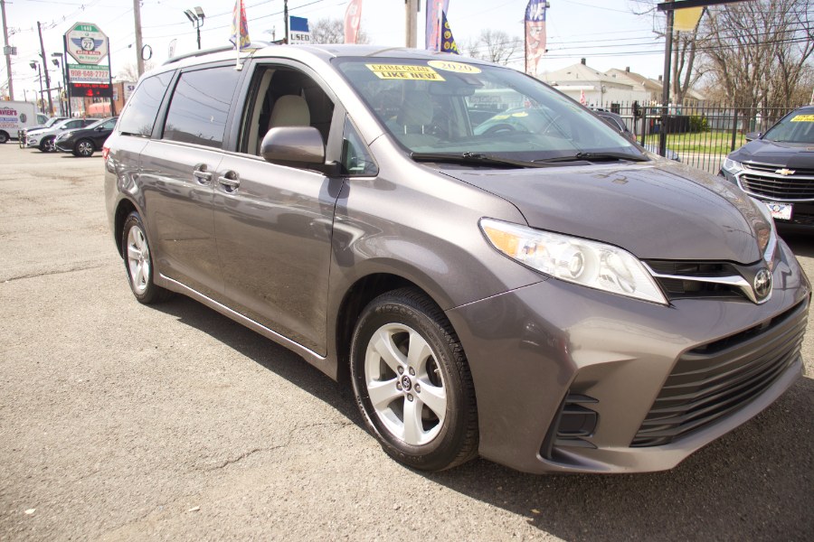 Used Toyota Sienna LE FWD 8-Passenger (Natl) 2020 | Route 27 Auto Mall. Linden, New Jersey Used Toyota Sienna LE FWD 8-Passenger (Natl) 2020 | Route 27 Auto Mall. Linden, New Jersey