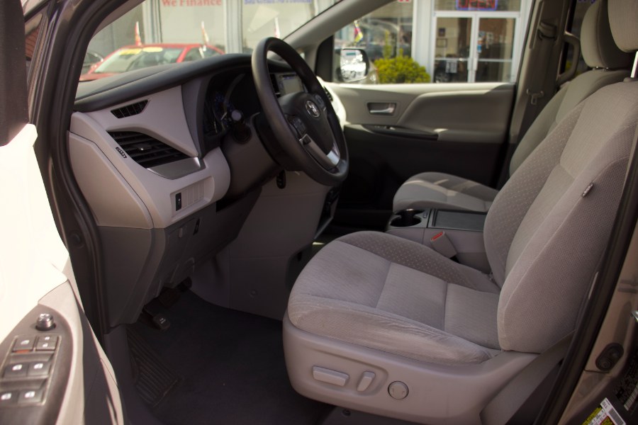 Used Toyota Sienna LE FWD 8-Passenger (Natl) 2020 | Route 27 Auto Mall. Linden, New Jersey Used Toyota Sienna LE FWD 8-Passenger (Natl) 2020 | Route 27 Auto Mall. Linden, New Jersey