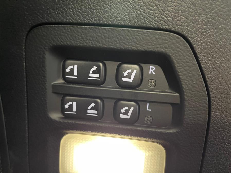2016 Lexus LX 570 4WD 4dr, available for sale in Inwood, New York | 5 Towns Drive. Inwood, New York 2016 Lexus LX 570 4WD 4dr, available for sale in Inwood, New York | 5 Towns Drive. Inwood, New York