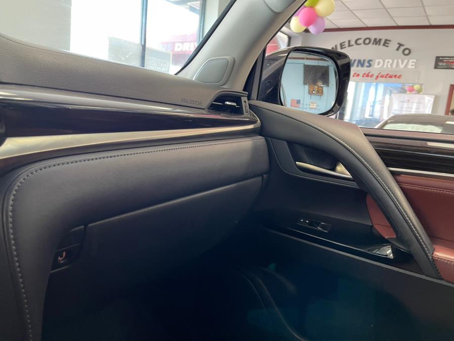 2016 Lexus LX 570 4WD 4dr, available for sale in Inwood, New York | 5 Towns Drive. Inwood, New York 2016 Lexus LX 570 4WD 4dr, available for sale in Inwood, New York | 5 Towns Drive. Inwood, New York