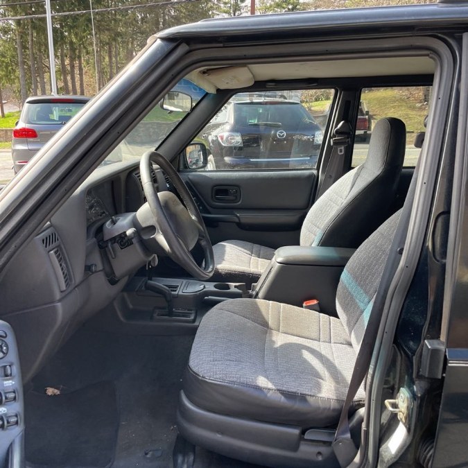 2001 Jeep Cherokee 4dr Sport 4WD, available for sale in Naugatuck, Connecticut | Riverside Motorcars, LLC. Naugatuck, Connecticut 2001 Jeep Cherokee 4dr Sport 4WD, available for sale in Naugatuck, Connecticut | Riverside Motorcars, LLC. Naugatuck, Connecticut