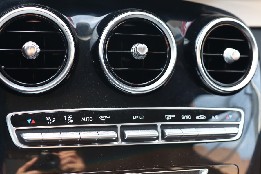 2015 Mercedes-Benz C-Class 4dr Sdn C300 Luxury 4MATIC, available for sale in Jamaica, New York | Hillside Auto Mall Inc.. Jamaica, New York 2015 Mercedes-Benz C-Class 4dr Sdn C300 Luxury 4MATIC, available for sale in Jamaica, New York | Hillside Auto Mall Inc.. Jamaica, New York