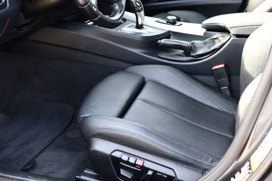 2014 BMW 3 Series 4dr Sdn 320i xDrive AWD, available for sale in Jamaica, New York | Hillside Auto Mall Inc.. Jamaica, New York 2014 BMW 3 Series 4dr Sdn 320i xDrive AWD, available for sale in Jamaica, New York | Hillside Auto Mall Inc.. Jamaica, New York