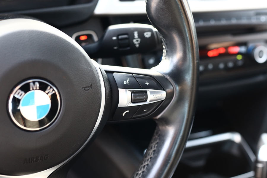2014 BMW 3 Series 4dr Sdn 320i xDrive AWD, available for sale in Jamaica, New York | Hillside Auto Mall Inc.. Jamaica, New York 2014 BMW 3 Series 4dr Sdn 320i xDrive AWD, available for sale in Jamaica, New York | Hillside Auto Mall Inc.. Jamaica, New York